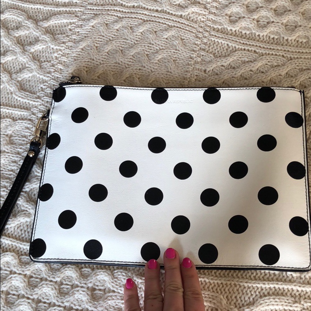 ❤️Banana Republic Polka Dot Tablet clutch